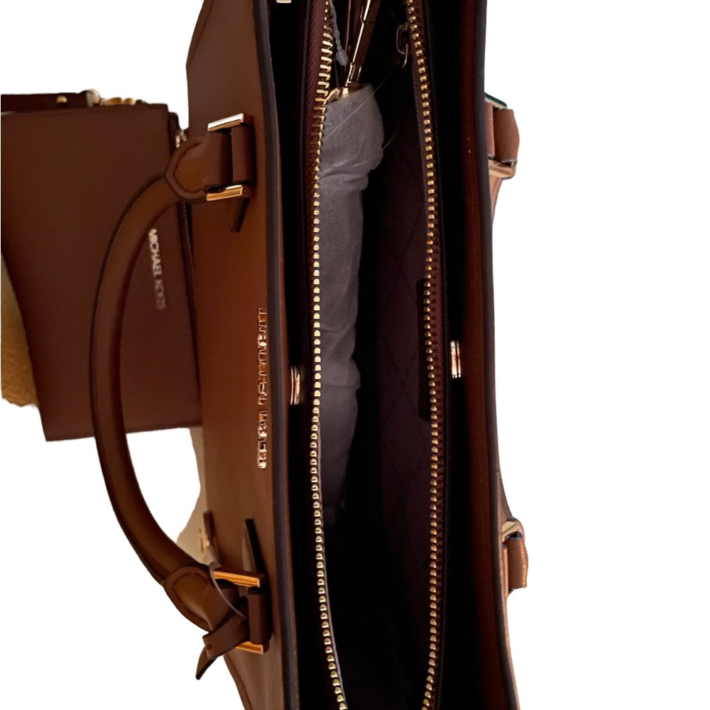 Michael Kors satchel Lg purse & Lg  matching double zip wristlet wallet great 🎁